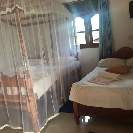 Damith Guest House Unawatuna Ngoại thất bức ảnh