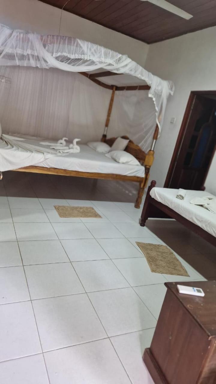 Damith Guest House Unawatuna Ngoại thất bức ảnh