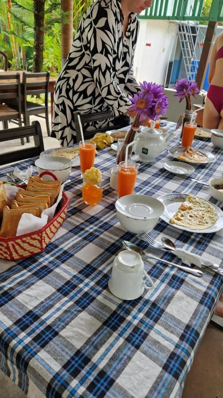 Damith Guest House Unawatuna Ngoại thất bức ảnh