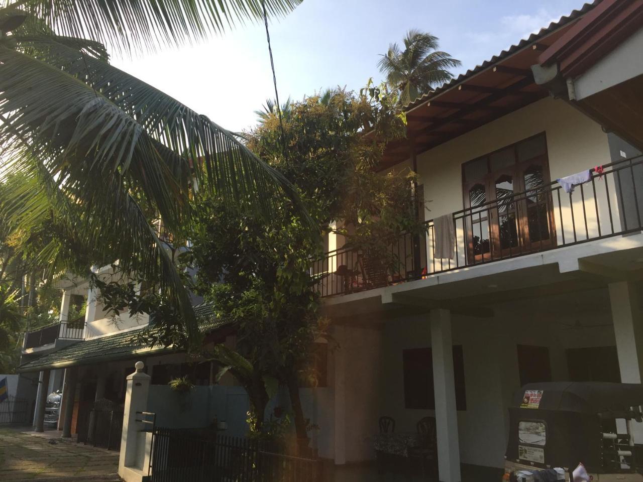 Damith Guest House Unawatuna Ngoại thất bức ảnh